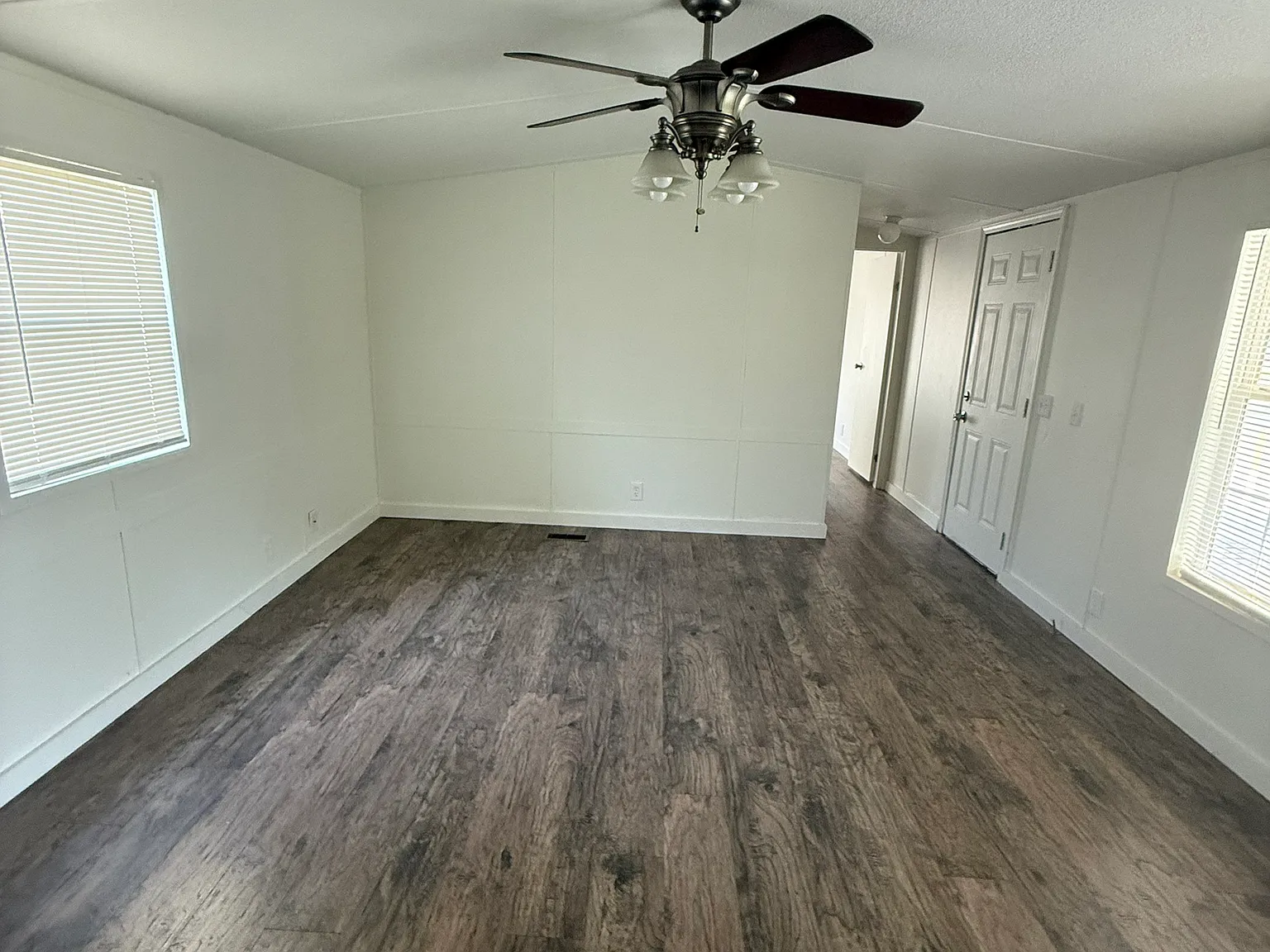 2 bed, 924 sqft, $1,200 — Photo 3