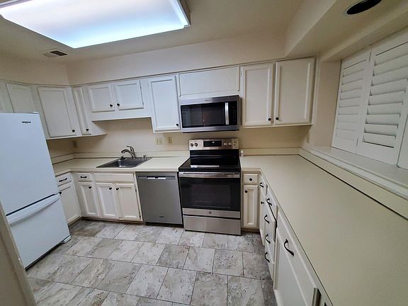5th image of 5715 Brewer House Cir APT T2