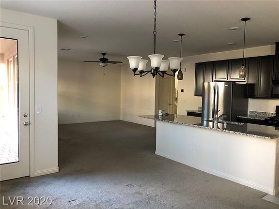5th image of 910 Cherry Glen Pl