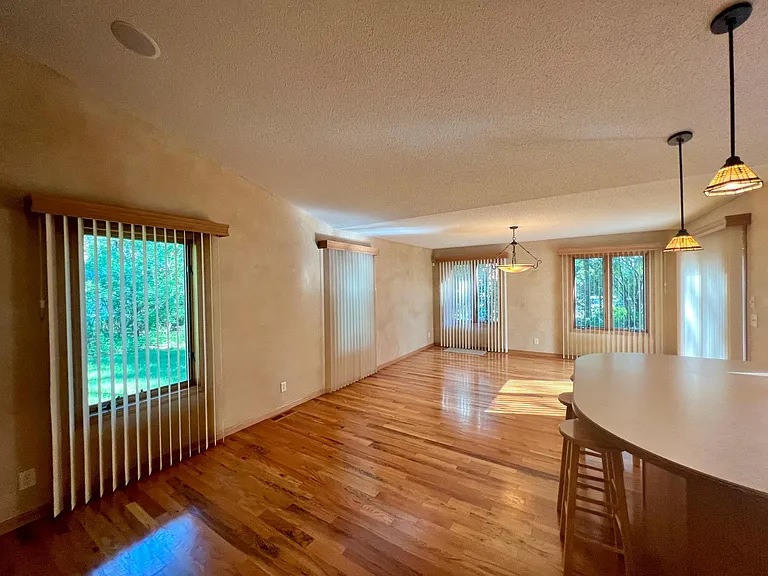 1701 Pheasant Run — Photo 11
