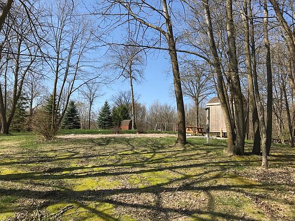 4th image of 40189 Basswood Ln