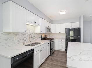 8403 Morgan Ln, Eden Prairie, MN 55347