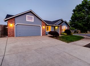 2437 Bowtie Ave, Eugene, OR 97404