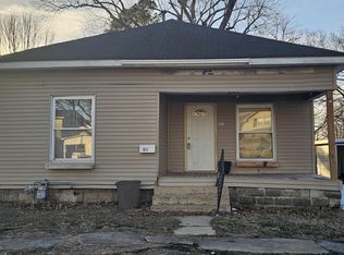 1013 S 13th St, Herrin, IL 62948