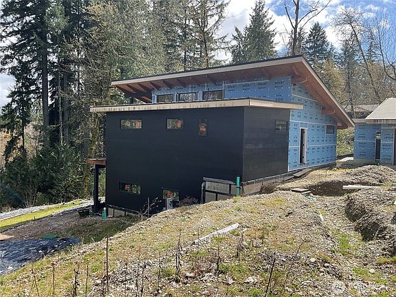 4th image of 5505 78th Avenue NW