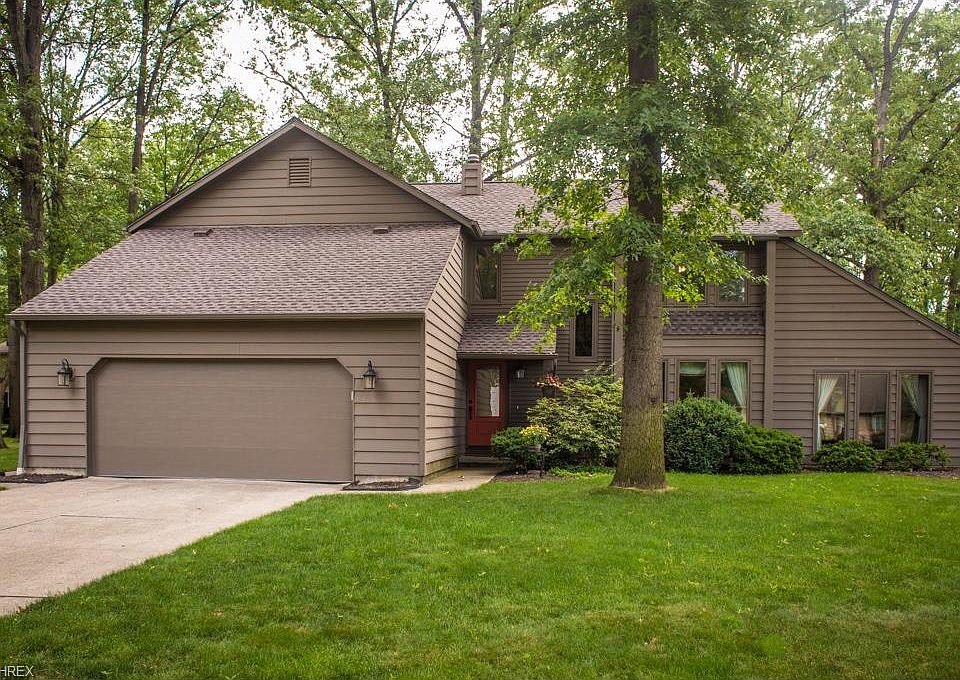 1st image of 32373 Birchwood Ln