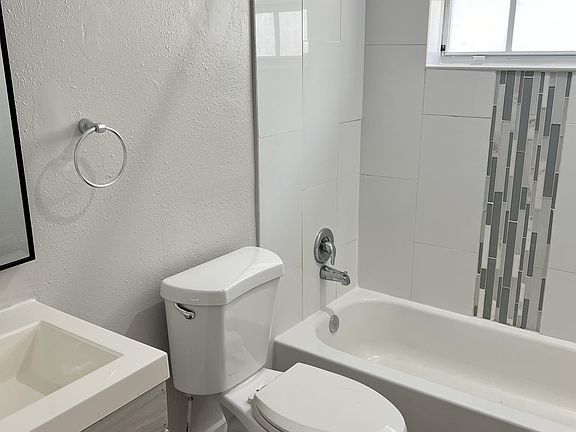 5th image of 1436 Holly Heights Dr APT 3