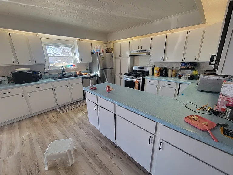 1705 W Monroe St — Photo 3