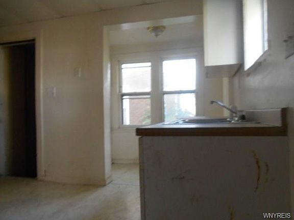 3rd image of 750 16th St