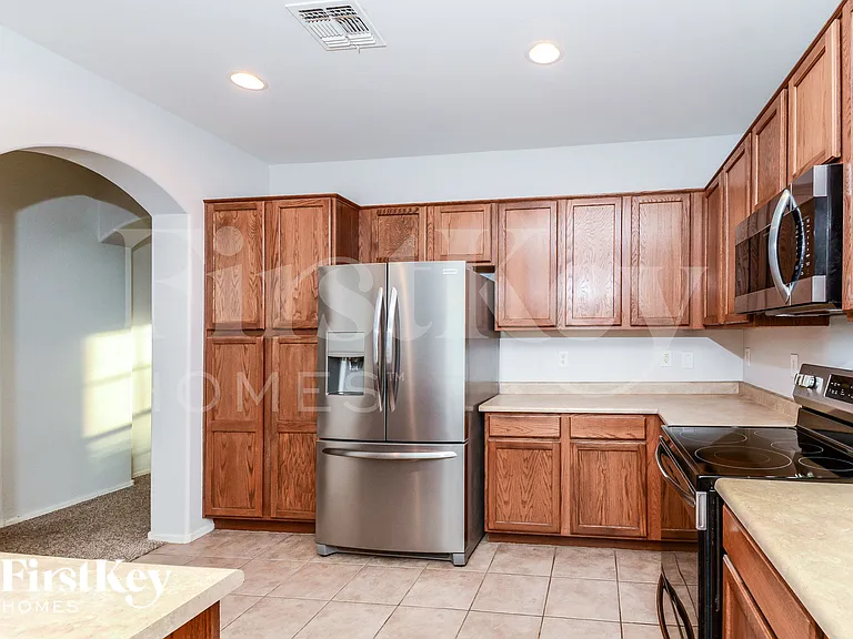 13876 N 141st Ln — Photo 5
