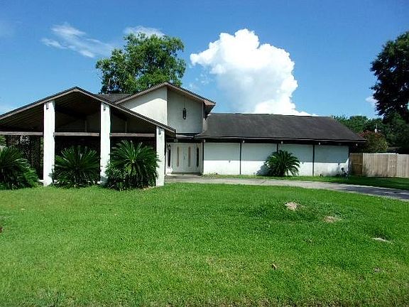 2nd image of 135 Jerry Dr