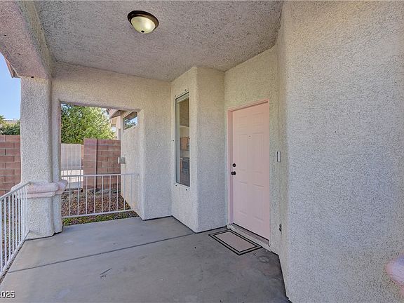 4th image of 2693 Hollowvale Ln