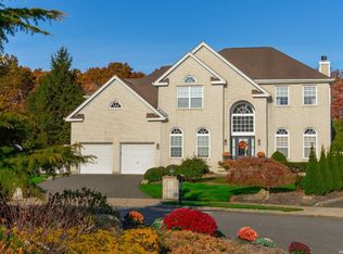 23 Trail Blazer Ct, Holbrook, NY
