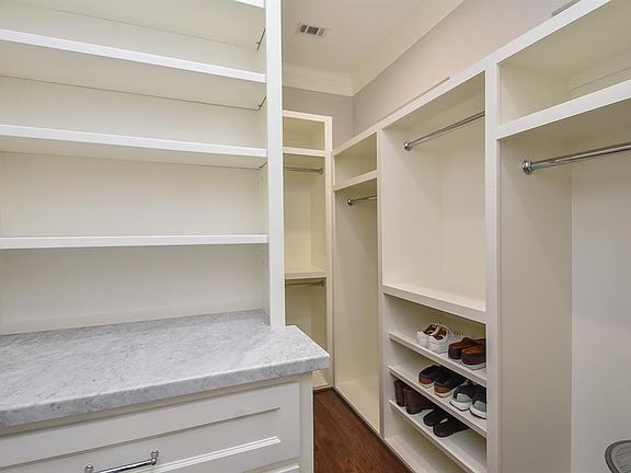 5th image of 5709 Winsome Ln