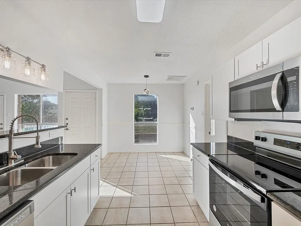 421 Fantail Loop #B