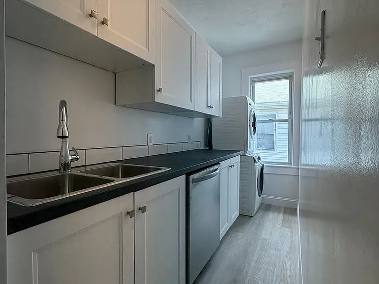19 Endicott St #3 — Photo 4