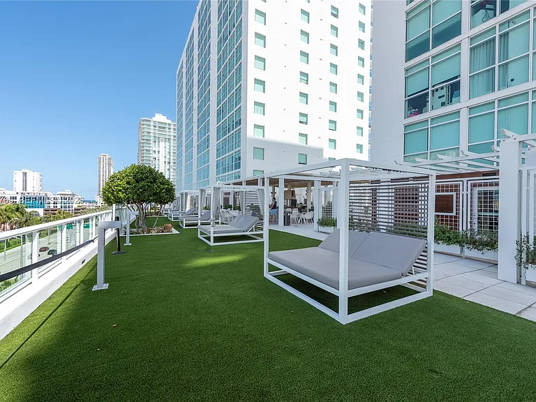400 Sunny Isles Blvd #1518 — Photo 37
