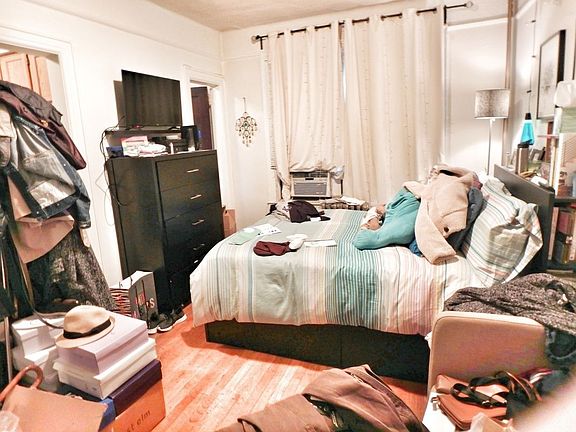 3rd image of 2624 29th St APT 1F