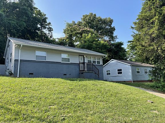 3rd image of 2614 Sunset Ave