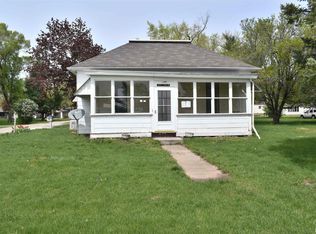 1801 Main St, Keithsburg, IL 61442