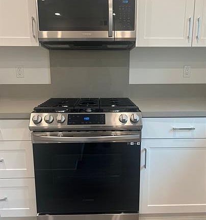 3rd image of 1820 Liquid Ln