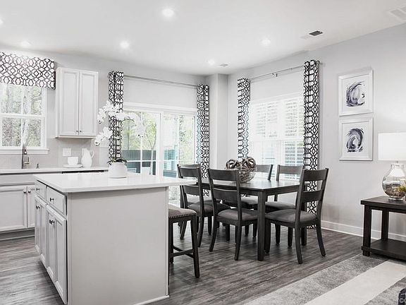 3rd image of 3910 Grove Point Dr #B-d