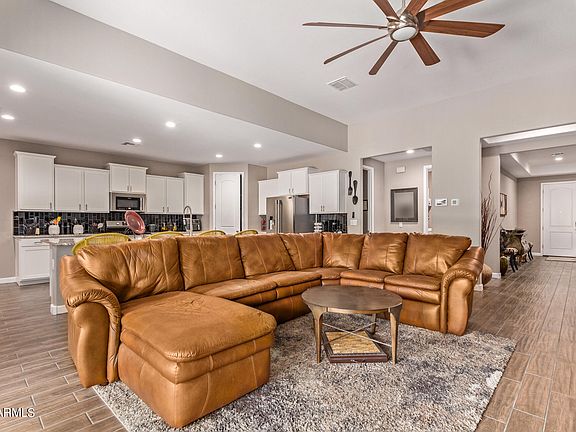 5th image of 37969 W NINA Street
