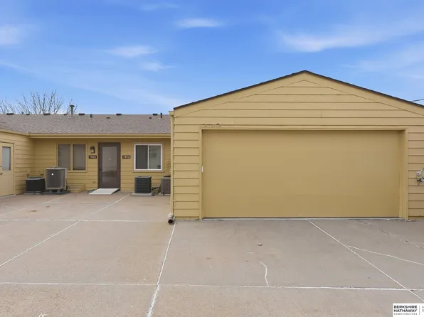 7904 Park Dr, Ralston, NE 68127
