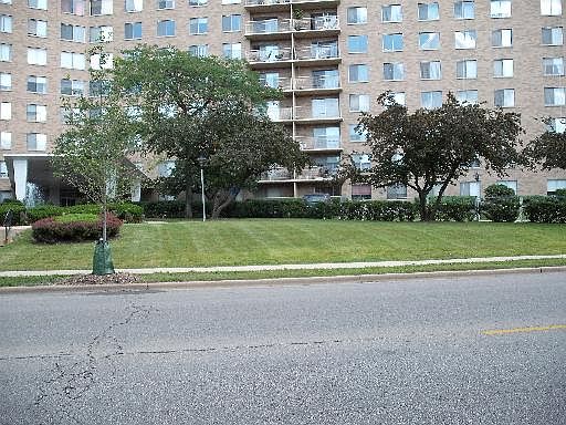 1st image of 6833 N Kedzie Ave APT 505