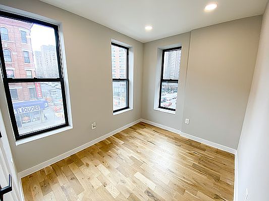 4th image of 215 Saint Anns Ave #301