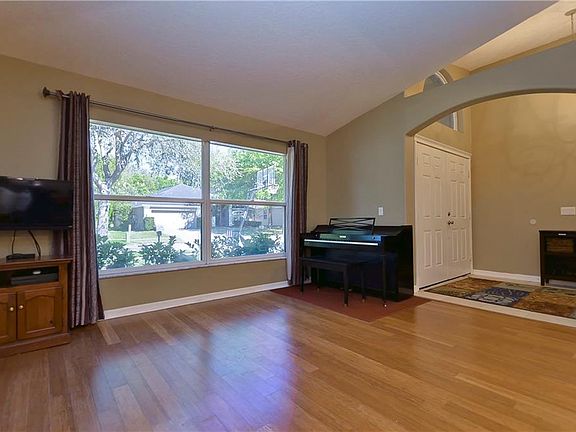 4th image of 5913 Tealwater Pl