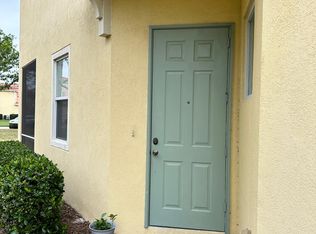 9821 Healthpark Cir APT 101, Fort Myers, FL 33908