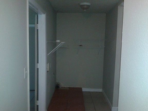 5th image of 645 Hickman Ct S