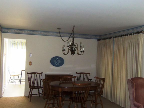 4th image of 832 Westminster Court #A