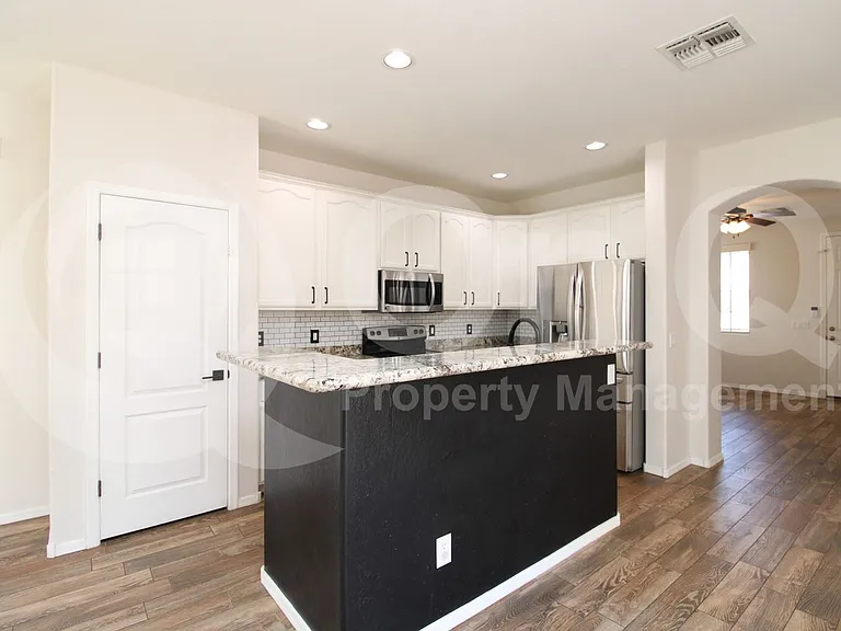 3641 E Moreno St — Photo 3