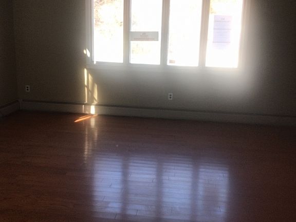 5th image of 11 Dorchester Dr