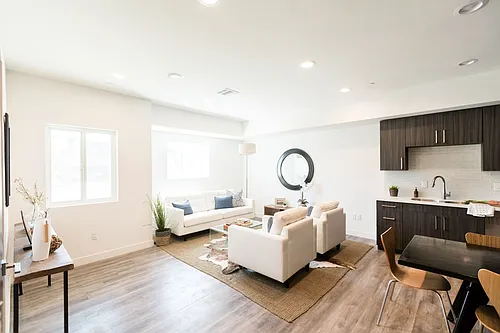 Floor plan 305
