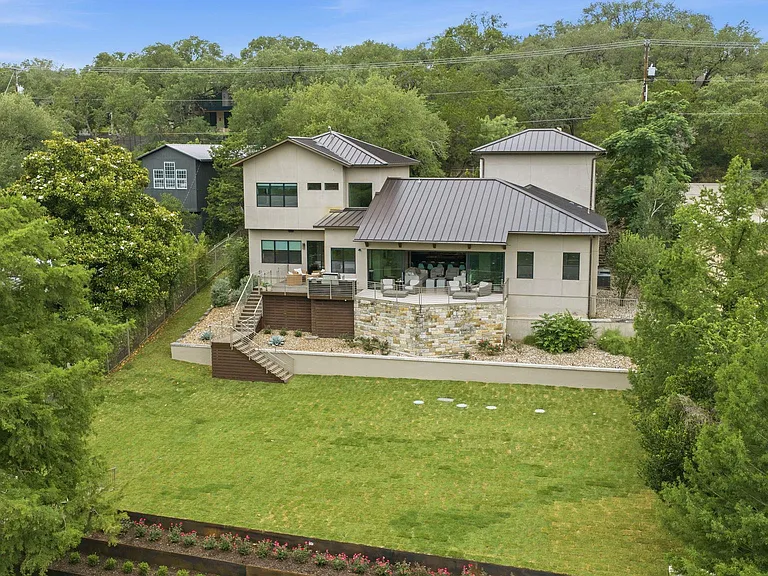3605 Robbins Rd — Photo 32