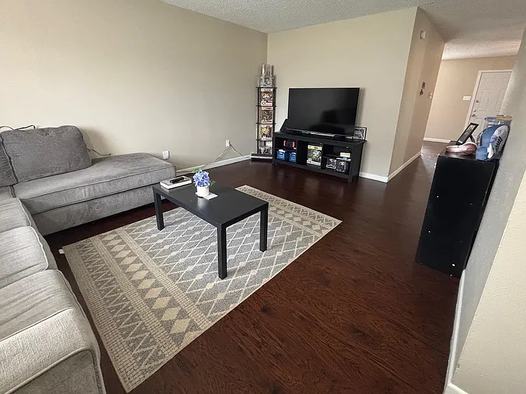 6503 Dunn Dr — Photo 2