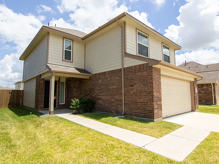 24226 Avogadro Dr — Photo 3