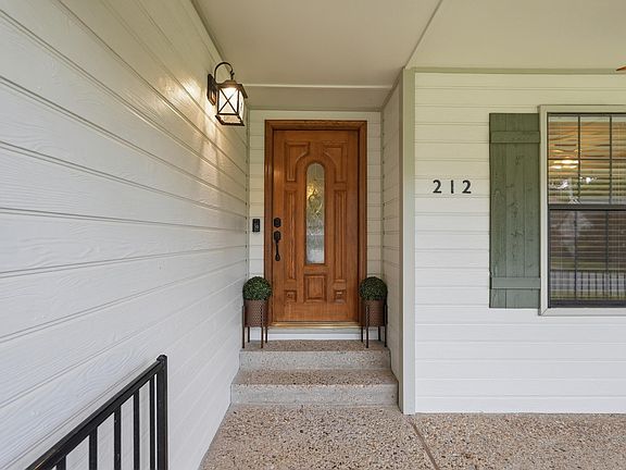 2nd image of 212 Red River Dr