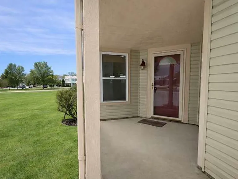 10056 Clear Creek Cir — Photo 9