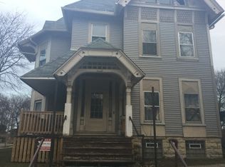 2150 N Booth St APT 3, Milwaukee, WI 53212