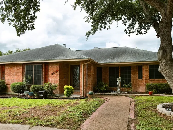 2910 Persimmon St, Corpus Christi, TX 78415