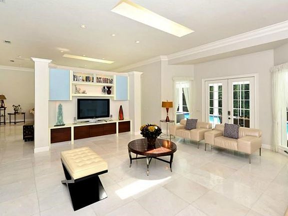5th image of 222 Sugar Mill Dr