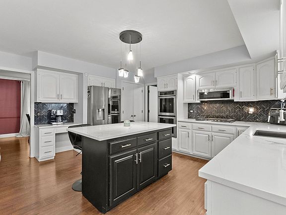 5th image of 18118 Whitman Ln