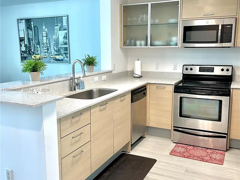 350 NE 24th St #709 — Photo 2