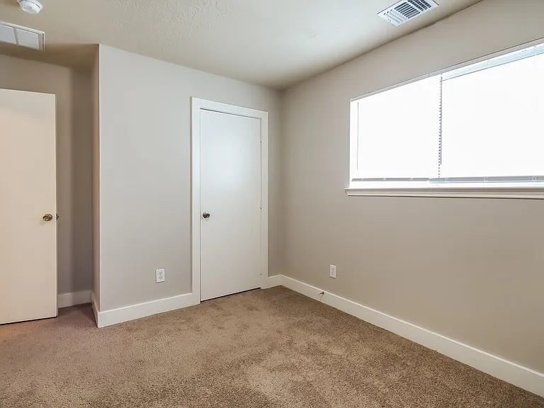 7431 Leightonfield Ct — Photo 12