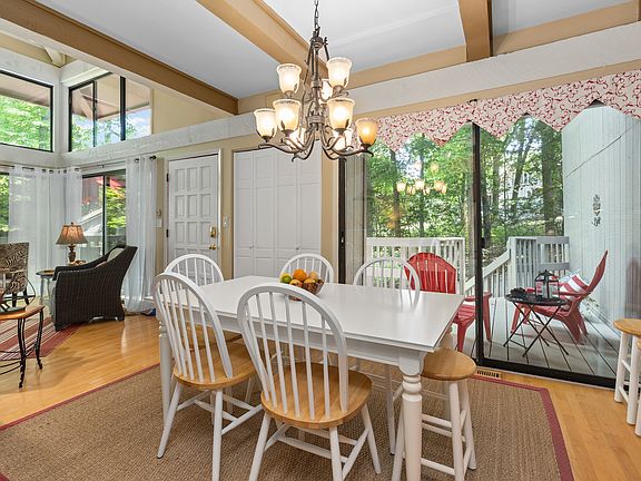 5th image of 520 Bristol Oak Ct #B