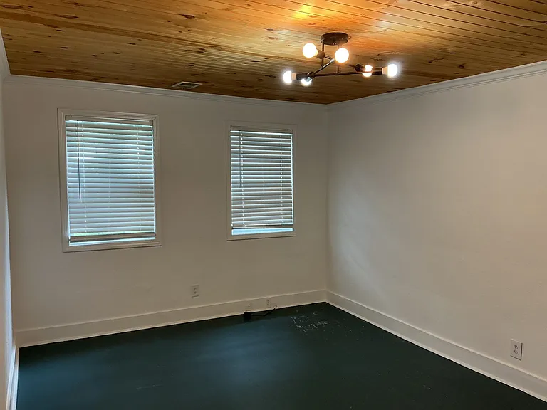 318 Linden St — Photo 6